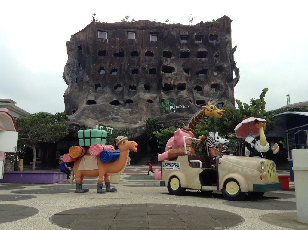 Pohon Inn Hotel Malang Exterior photo